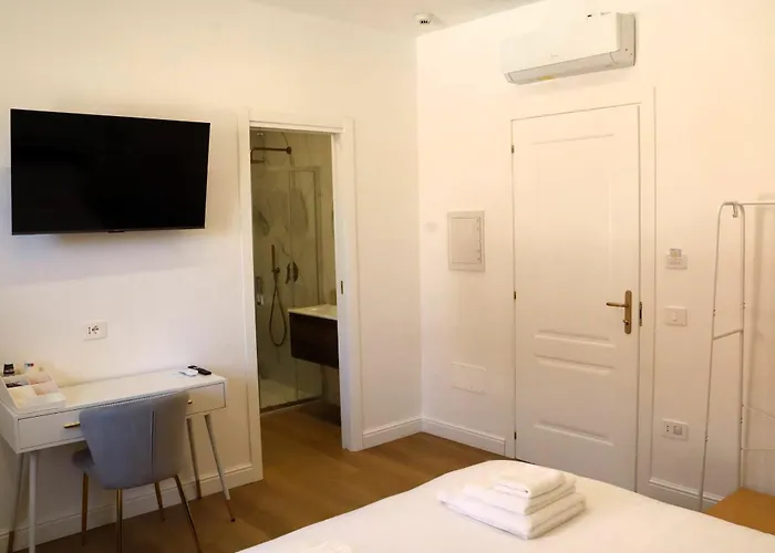 Fm Πανσιόν Πομπηία